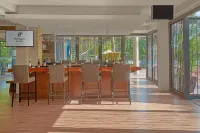 Holiday Inn & Suites BATANGAS LIMAPARK by IHG - bar