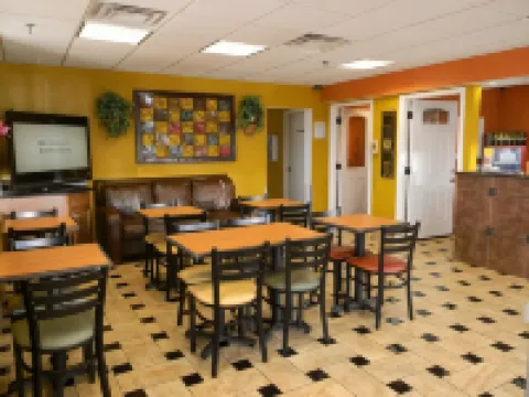 Days Inn by Wyndham Nashville Airport