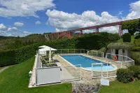 Logis Hôtel Beau Site - Pools