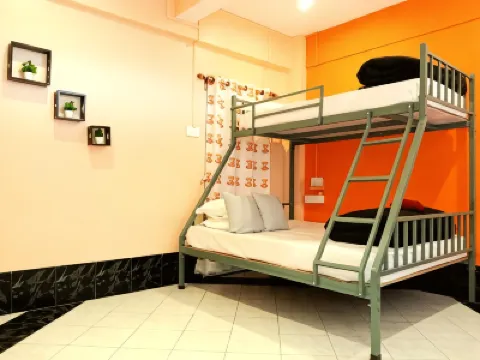 Hidden Monkey Backpackers, Darjeeling, Railway Station Hotels in 