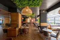 Avenue Hotel - parking