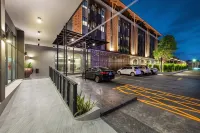 PLAAI Plus Hotel Rayong - parking