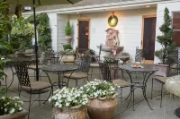 Cottage Grove Inn