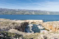 Steinhaus Milan Hotels in Ražanac