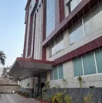 The Red Velvet Hotel Samarpan, Patna のホテル