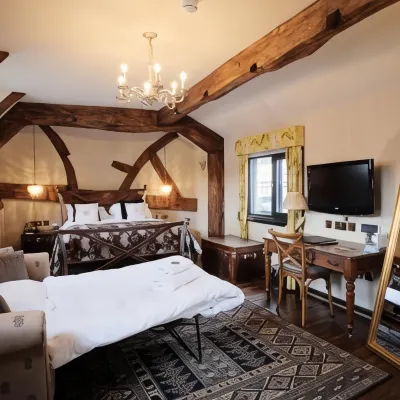 The White Swan Hotel Hotels near Shakespeare's Funerary Monument