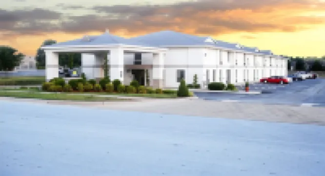 Days Inn by Wyndham Battlefield Rd/Hwy 65