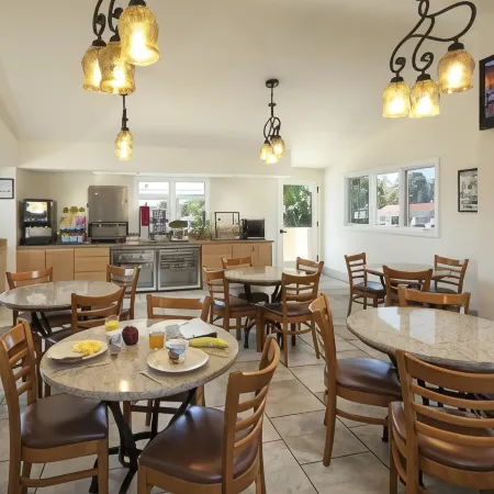 Sandpiper Lodge - Santa Barbara