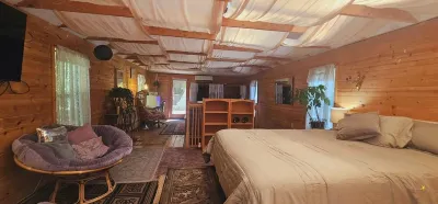 Welcome to the Soul Spa in Russian River Vacation Wonderland Creekside Park Skatepark 주변 호텔