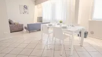 Sweet Lake Apartment - Italian Homing