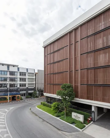 Anantara Chiang Mai Serviced Suites Отели рядом с достопримечательностью «Huaykaew Road»