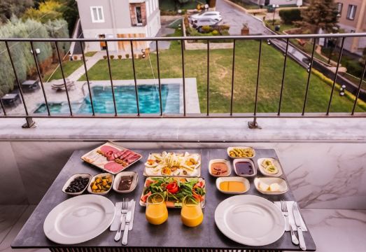 이스탄불 파크 호텔의 야외 수영장 이미지