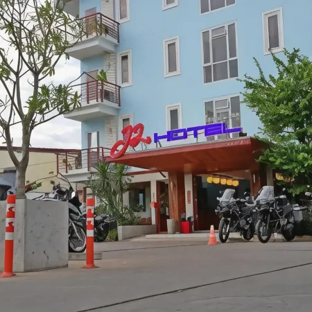 J2 Hotel