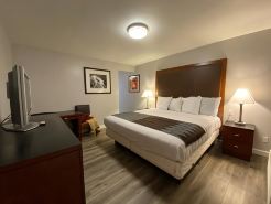 Colonial Motel