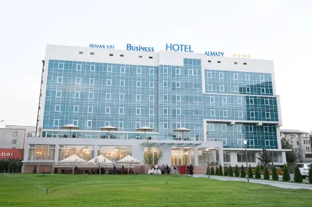 Business hotel "HONG TU" Almaty Отели рядом с достопримечательностью «Музей народных музыкальных инструментов им. Ыхласа»