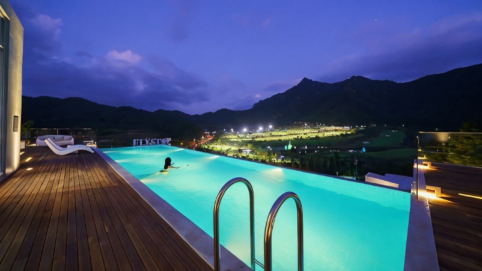 Jeongeup Elystay Poolvilla