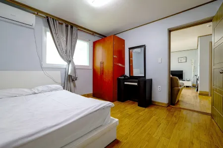 Hill House Pension Отели рядом с достопримечательностью «The 38th Parallel»