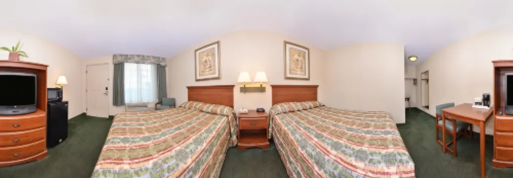 塔旅館和吉爾福德/麥迪遜套房汽車旅館