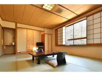 Wanzuoting Hotels near Manza Kumashiro Cave