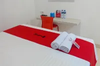 RedDoorz Near Mall Ratu Indah 3