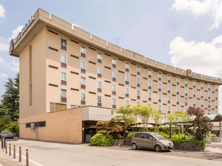 SHG Hotel Bologna Отели рядом с достопримечательностью «Church of Saint Blaise»