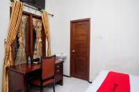 RedDoorz @ Griya Bougenville Magelang Hotell i Bondowoso