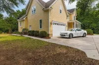 Luxury 5-bedroom house in Cedar Point with AC, WiFi, hotub, private yard & more!
