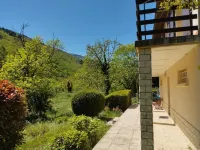 House in Barnas (07330) at the foot of the river and swimming Các khách sạn ở Barnas