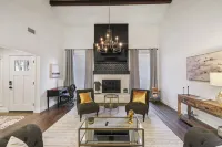 Luxury Home 4 Bedroom/2Bath