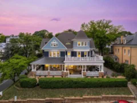 The Historic Berkeley Place Hotels in Staunton