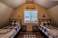 Cozy cottage nestled in the middle of Cloudcroft