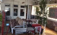 Imah Seuri Syariah Homestay - 2-Star