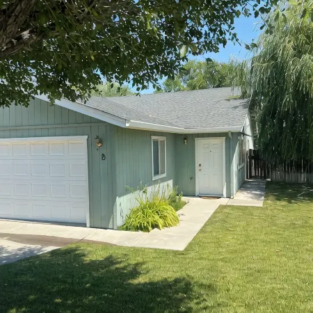 Charming 3-bedroom house with AC, WiFi in fantastic Susanville