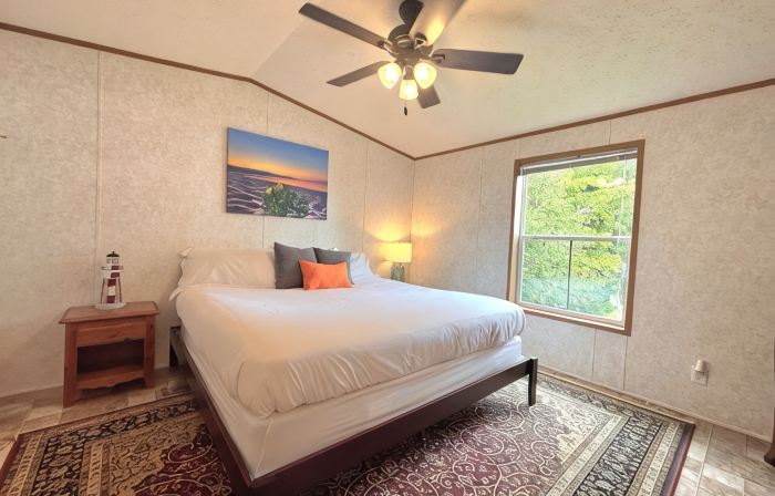 Serene Lake Superior Escape Beachfront Getaway or Snowy Ski Retreat