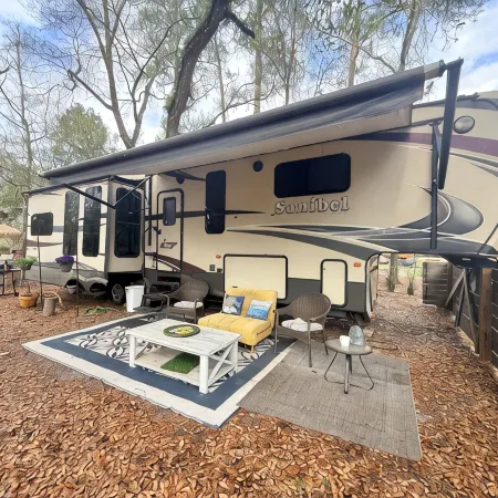 Riverside Retreat, Kayak, Swin, Fish