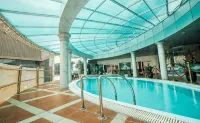 Muong Thanh Vinh Hotel - С бассейном