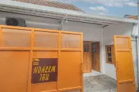 GRIYA BANSU: Ndalem Ibu Homestay