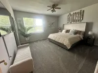 Citys EDGE of Madison- SLEEPS 10 & ONLY 6 Miles to downtown - Wifi