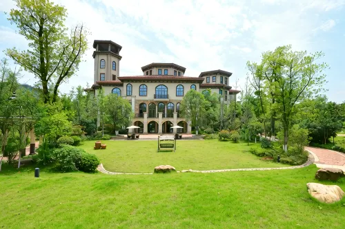 Huitang Yiqi Bieyuan Hot Spring Holiday Villa