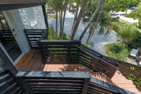 Chic 1BR Steps to Atlantic Ave & Beach