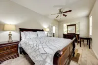 Prime Location Near Shops & Dining, 4 Mins to Downtown, 1 hr to Sequoia Nat’l Pk