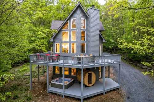 Wintergreen 5BR with Hot Tub, Sauna, Firepit