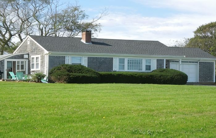 Ocean view House w 2 Bedrooms, 2 Bathrooms, living room,fireplace, kitchen,patio