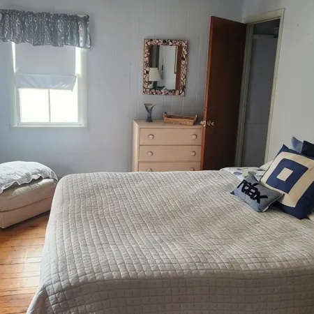 Upper floor of charming 2 story house in central Hawley with WiFi
