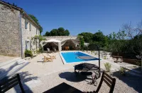 Villa Alisia, a beautiful natural stone house near Poreč - Vila