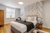 Stunning & Spacious 1-Bed Apt w/ Free Gym & PKG - Condos