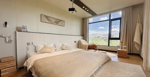 Xueyu Qishe · Scenic View Villa Hotel (Kangding Tagong Grassland Branch) - balcony