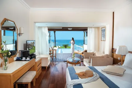 Constantinou Bros Athena Beach Hotel