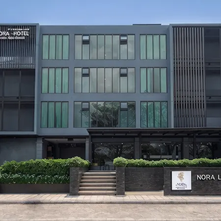 Nora LakeView