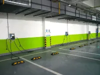 โรงแรมบ่อน้ำพุร้อนชวงฉวน จิ้งเหมิน - ที่มีที่จอดรถ